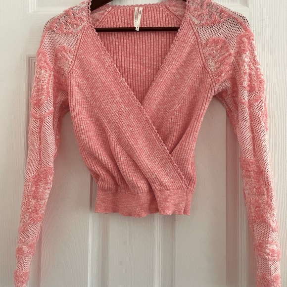 Anthropologie XS pink faux-wrap sweater with mesh embroidered sleeves - Picture 5 of 11